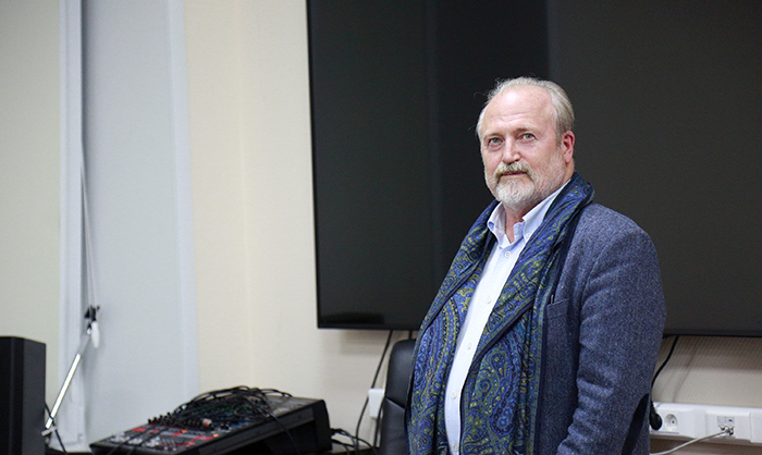 Владимир Хотиненко: Надо же было такому случиться Владимир Хотиненко: Надо же было такому случиться